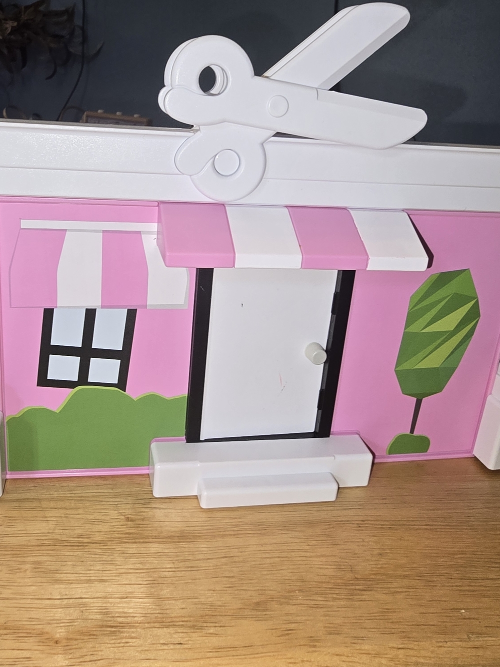 Adopt Me Pet Salon Playset – Doll & Accessories – Incomplete